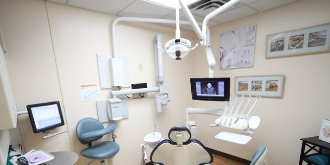A dental operatory at Al Care Dental in Leduc